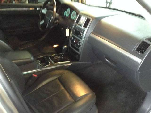 2008 Chrysler 300 Touring 4dr Sedan